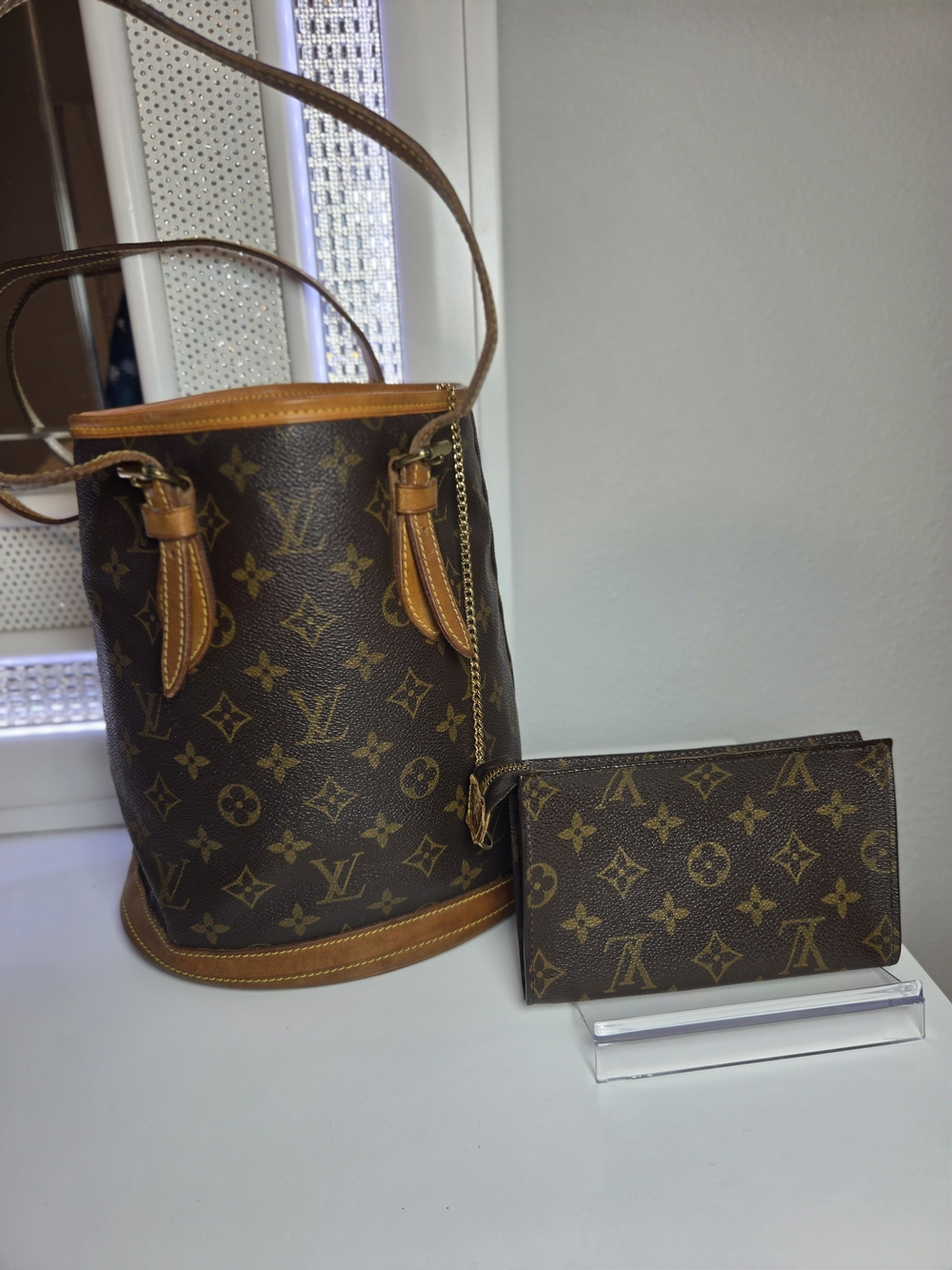 Vintage Louis Vuitton Monogram Petit Bucket Bag PM w Attached Pouch New Interior